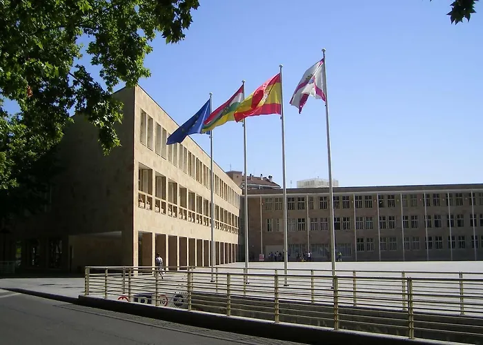 Piso Acogedor, Junto Al Ayuntamiento